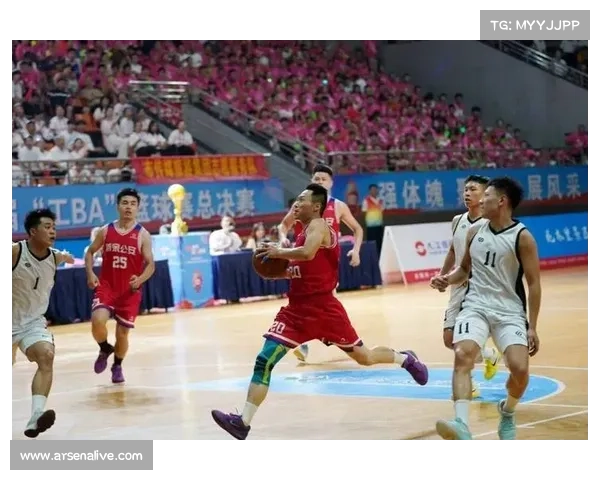 市体育中心体育馆承办工BA篮球赛淘汰赛，近2000名观众现场观战